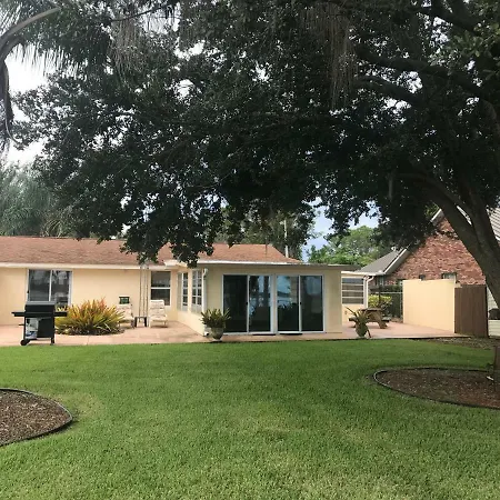 1711 Manatee Drive Villa